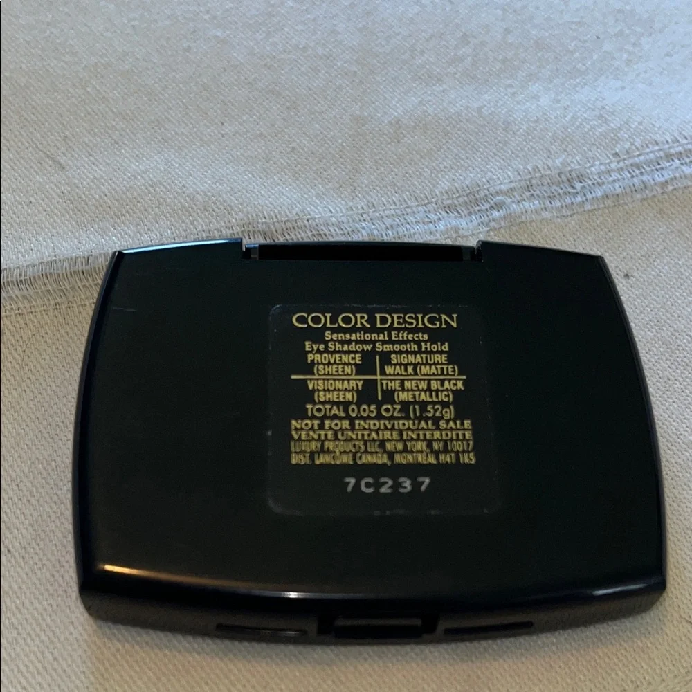 Lancome Elegant Eyeshadow Palette with Mirror - Picture 4 of 4